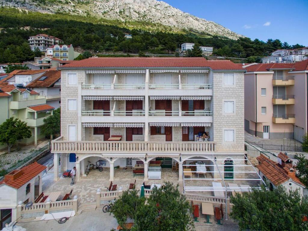 Apartments Tihomir Musac Omis Exterior photo
