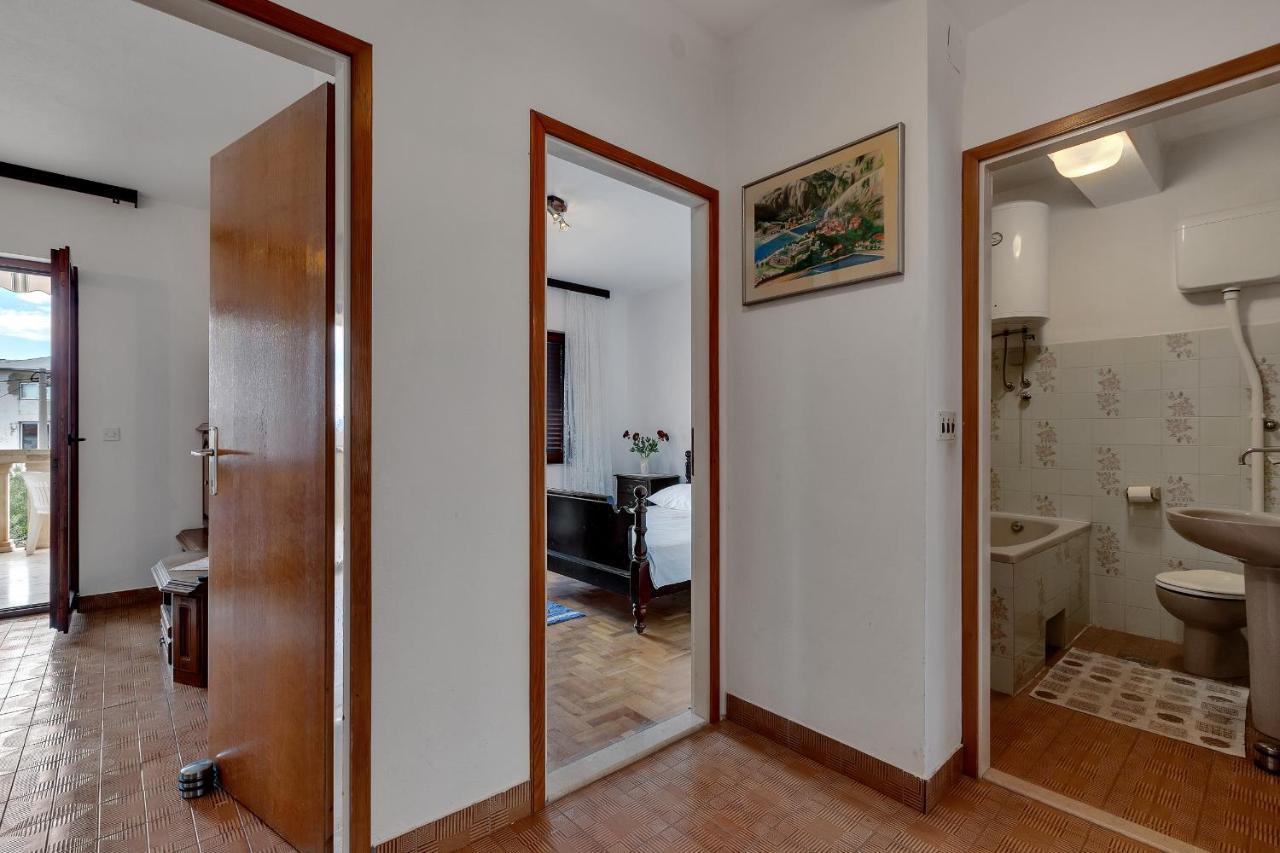 Apartments Tihomir Musac Omis Exterior photo