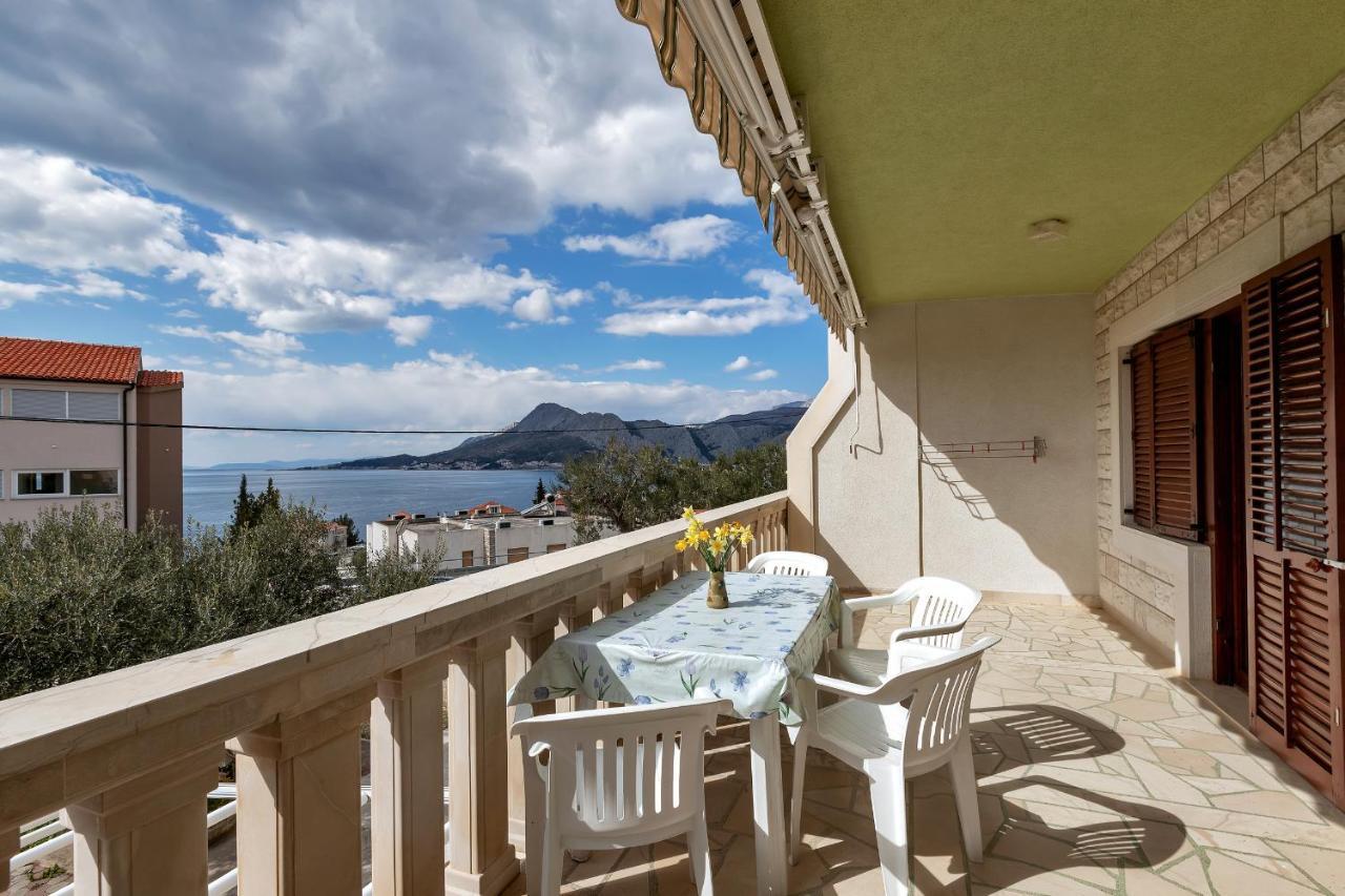 Apartments Tihomir Musac Omis Exterior photo