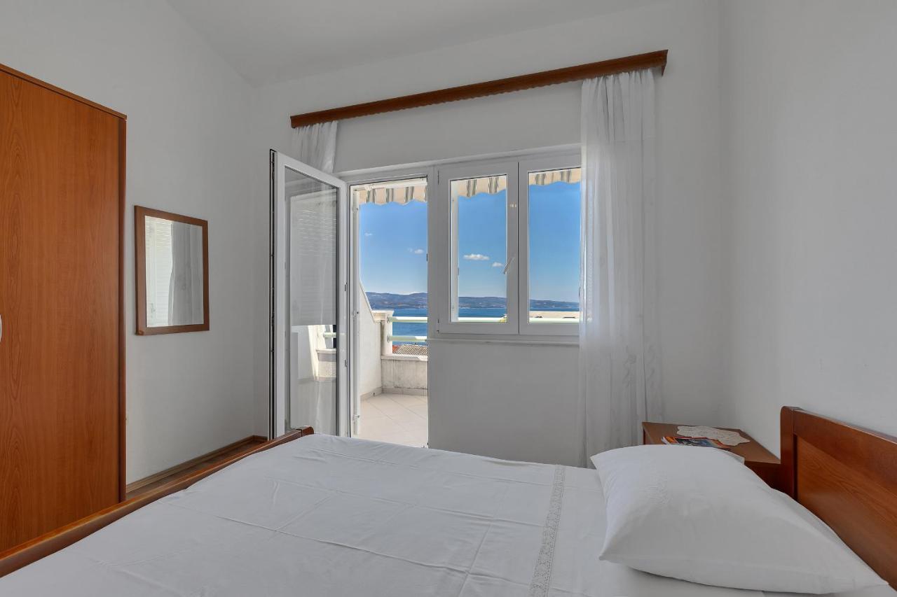 Apartments Tihomir Musac Omis Exterior photo