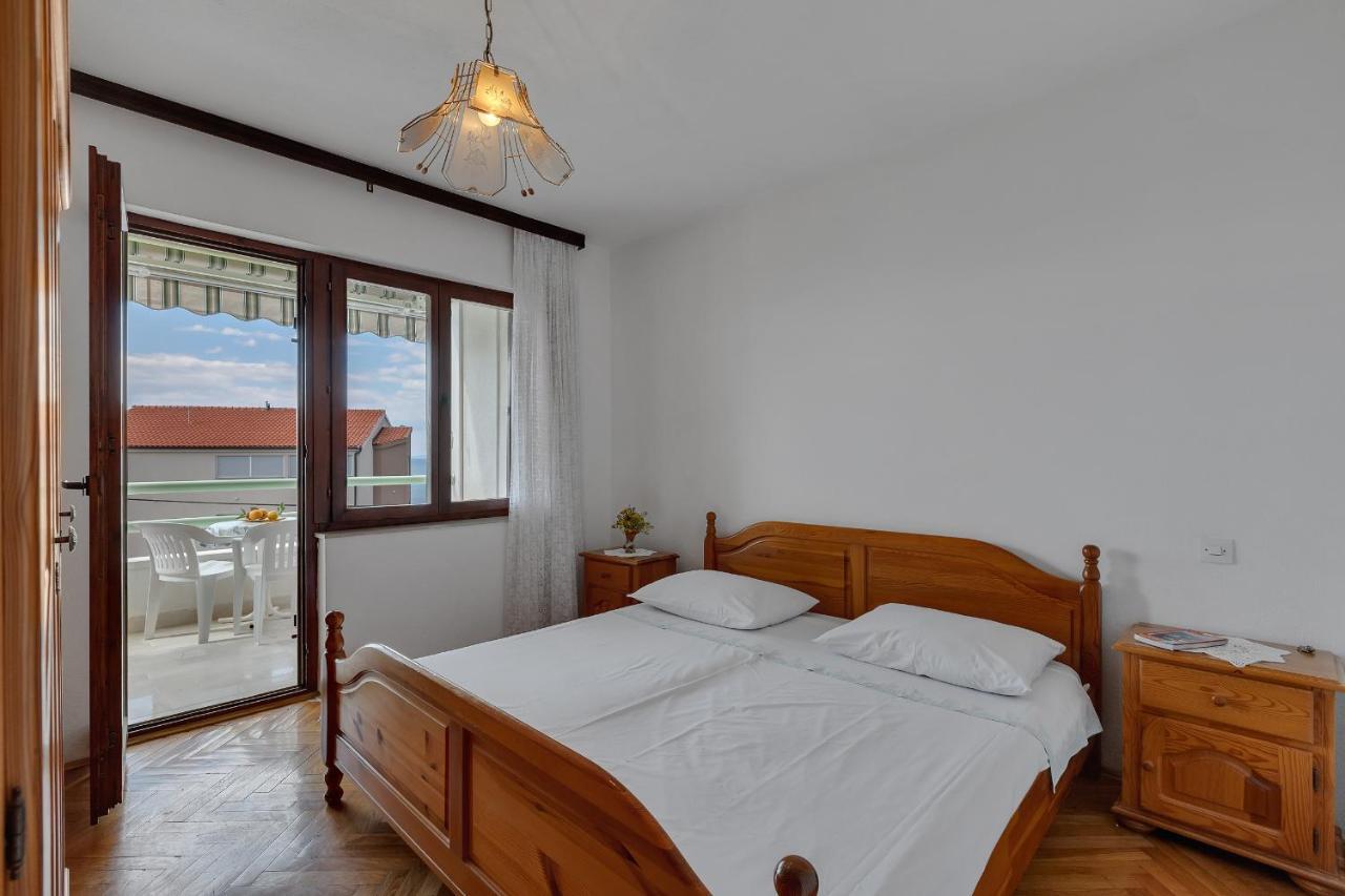 Apartments Tihomir Musac Omis Exterior photo