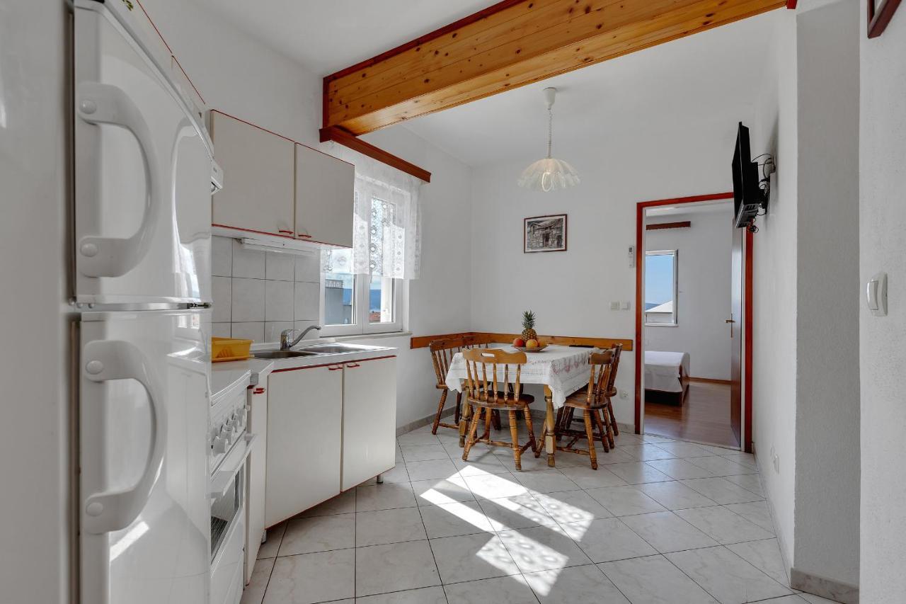 Apartments Tihomir Musac Omis Exterior photo