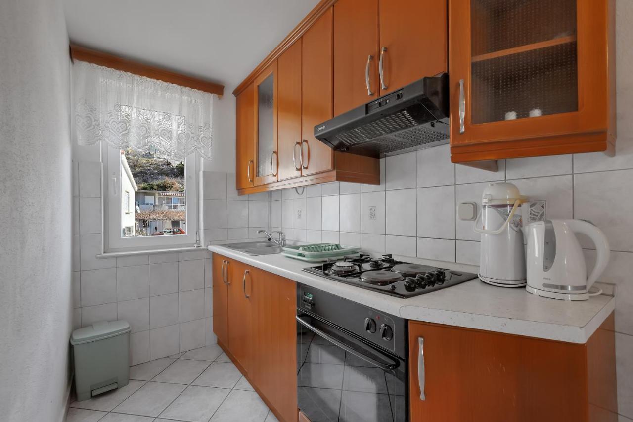 Apartments Tihomir Musac Omis Exterior photo