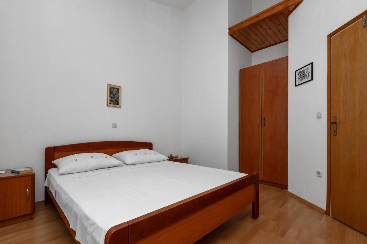 Apartments Tihomir Musac Omis Exterior photo